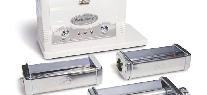 Fresh pasta being prepared with the MARCATO electric pasta machine at home.